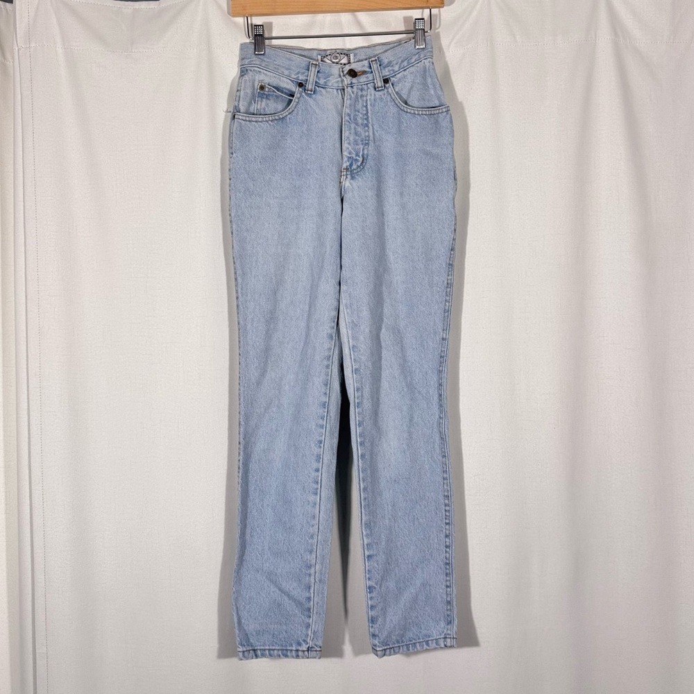 Essentiale 90s Vintage Light Wash High Waisted Jeans